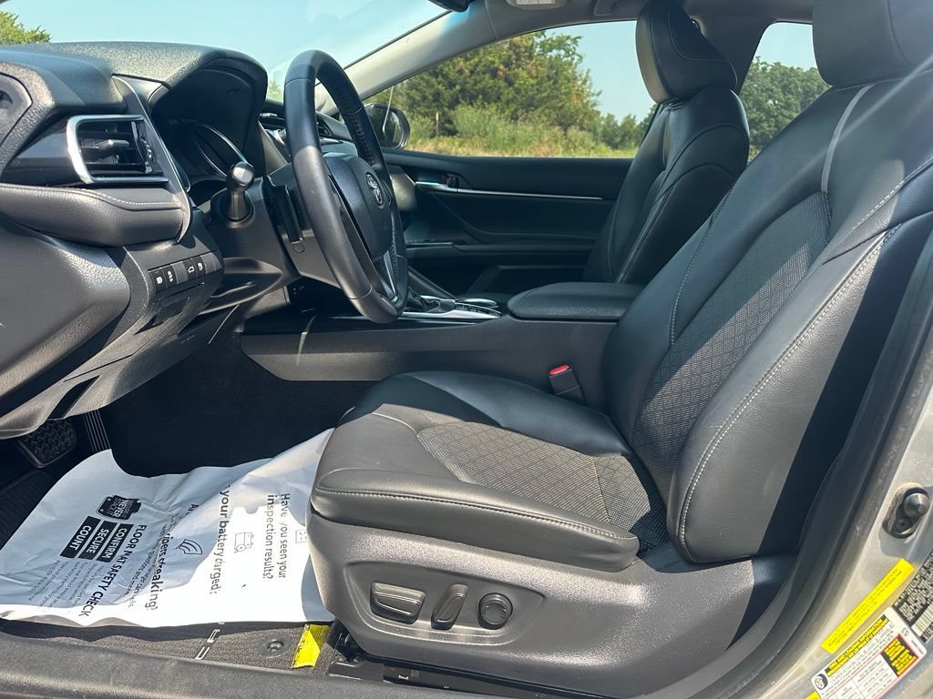 Used 2018 Toyota Camry XSE FWD image 9
