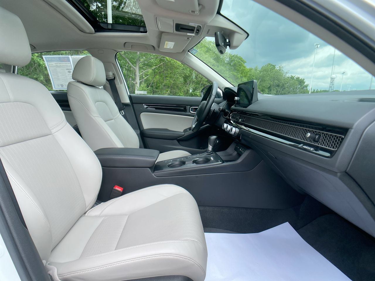 Used 2022 Honda Civic Touring image 27