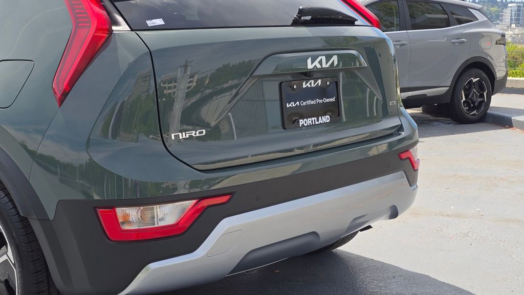 Used 2023 Kia Niro EX FWD image 14
