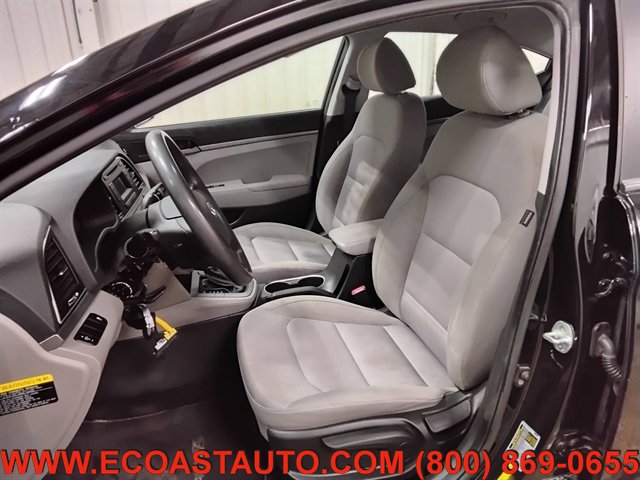 Used 2017 Hyundai Elantra SE image 10