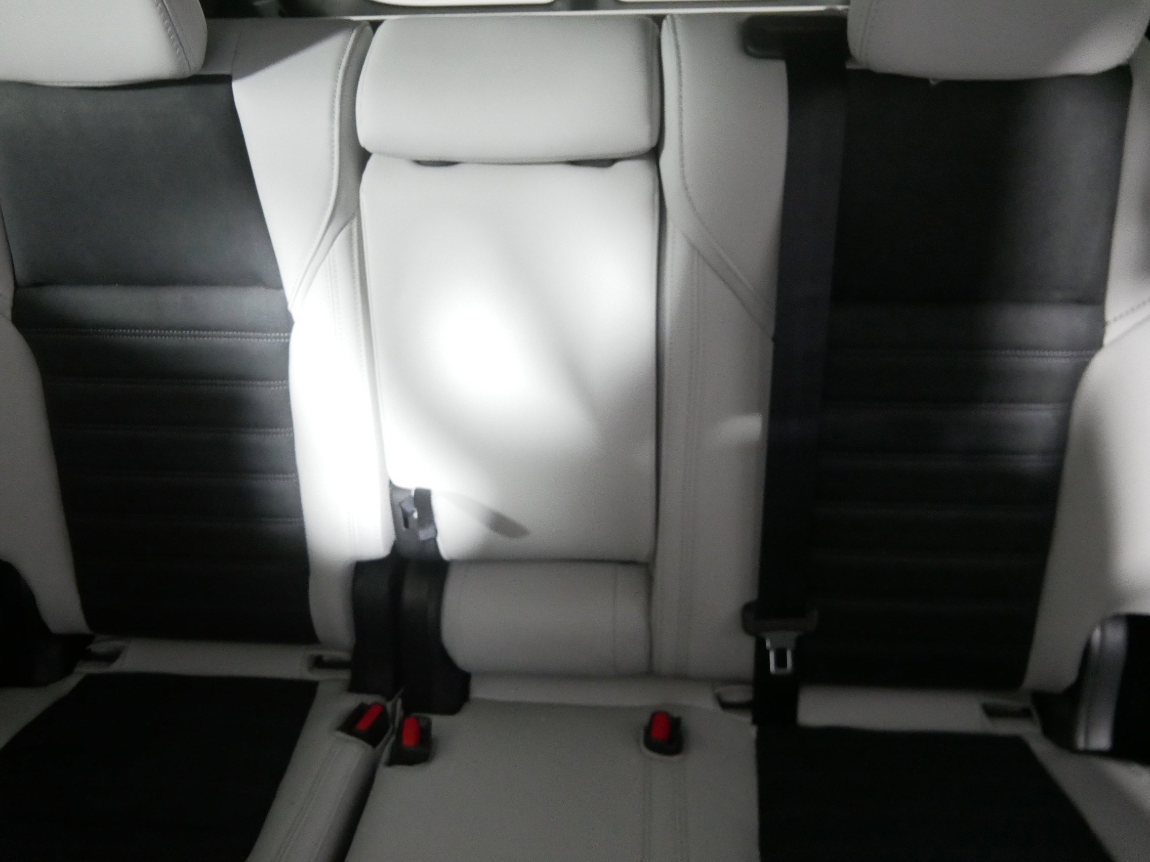 New 2025 Mitsubishi Outlander SE image 3