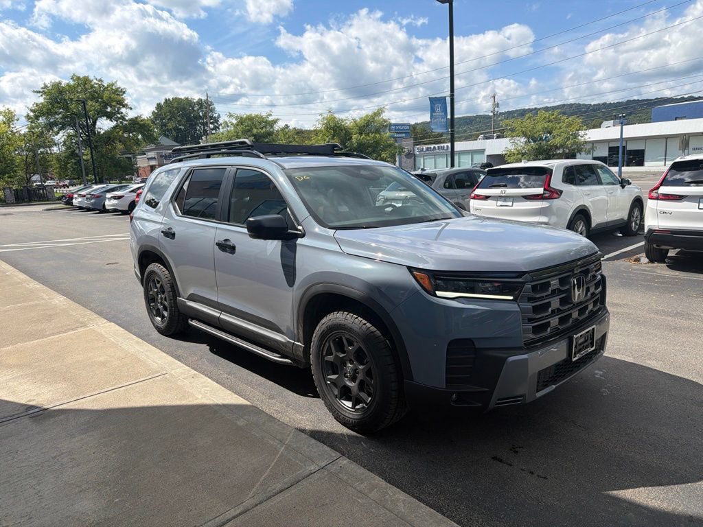 New 2026 Honda Pilot TrailSport image 3