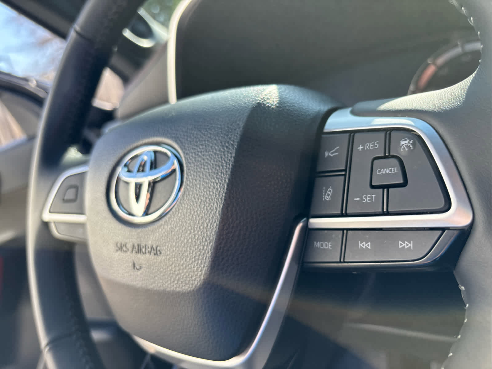Used 2023 Toyota Highlander XSE AWD/4WD image 14