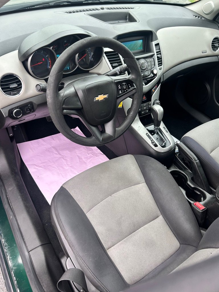 Used 2014 Chevrolet Cruze LS FWD image 7
