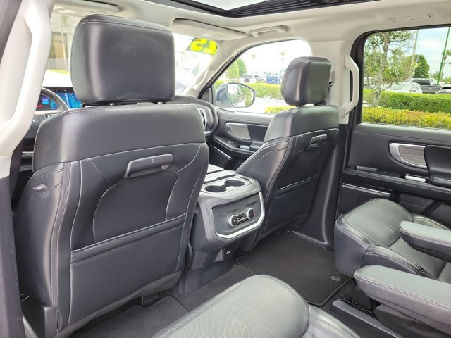 Certified 2025 Ford Expedition Platinum image 10