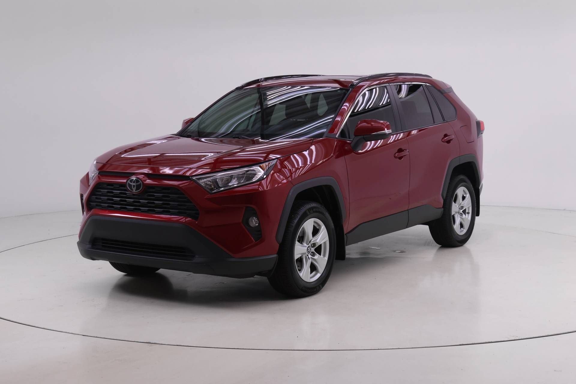 Used 2019 Toyota RAV4 XLE w/ Convenience Package AWD/4WD image 1
