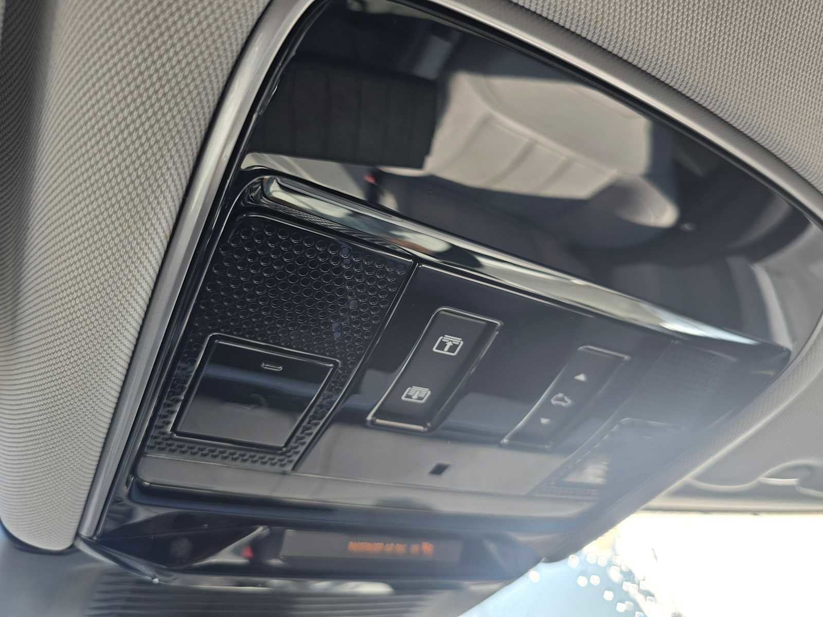 Used 2024 Land Rover Range Rover Sport SE image 33