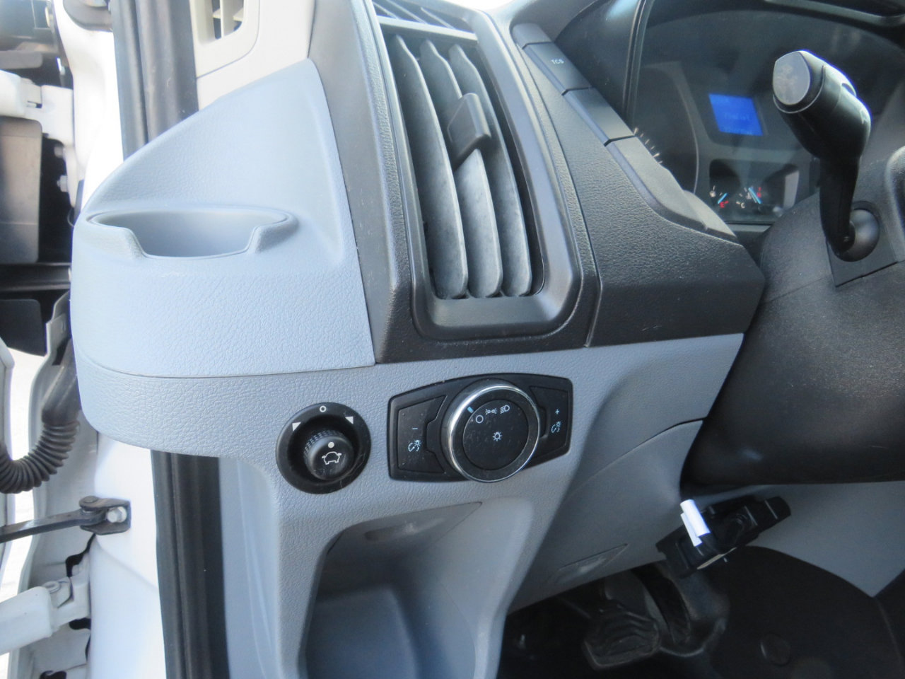 Used 2018 Ford Transit 250 130 Low Roof image 10