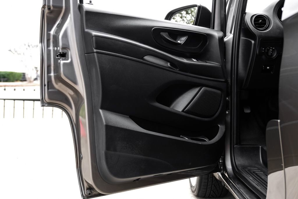 Used 2017 Mercedes-Benz Metris Passenger w/ Driver Efficiency Package image 41