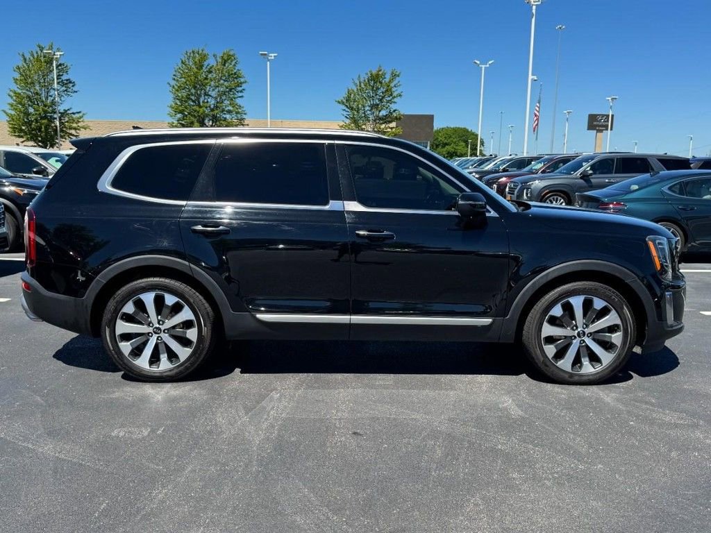 Used 2020 Kia Telluride S w/ S 8 Passenger Seating Package AWD/4WD image 2