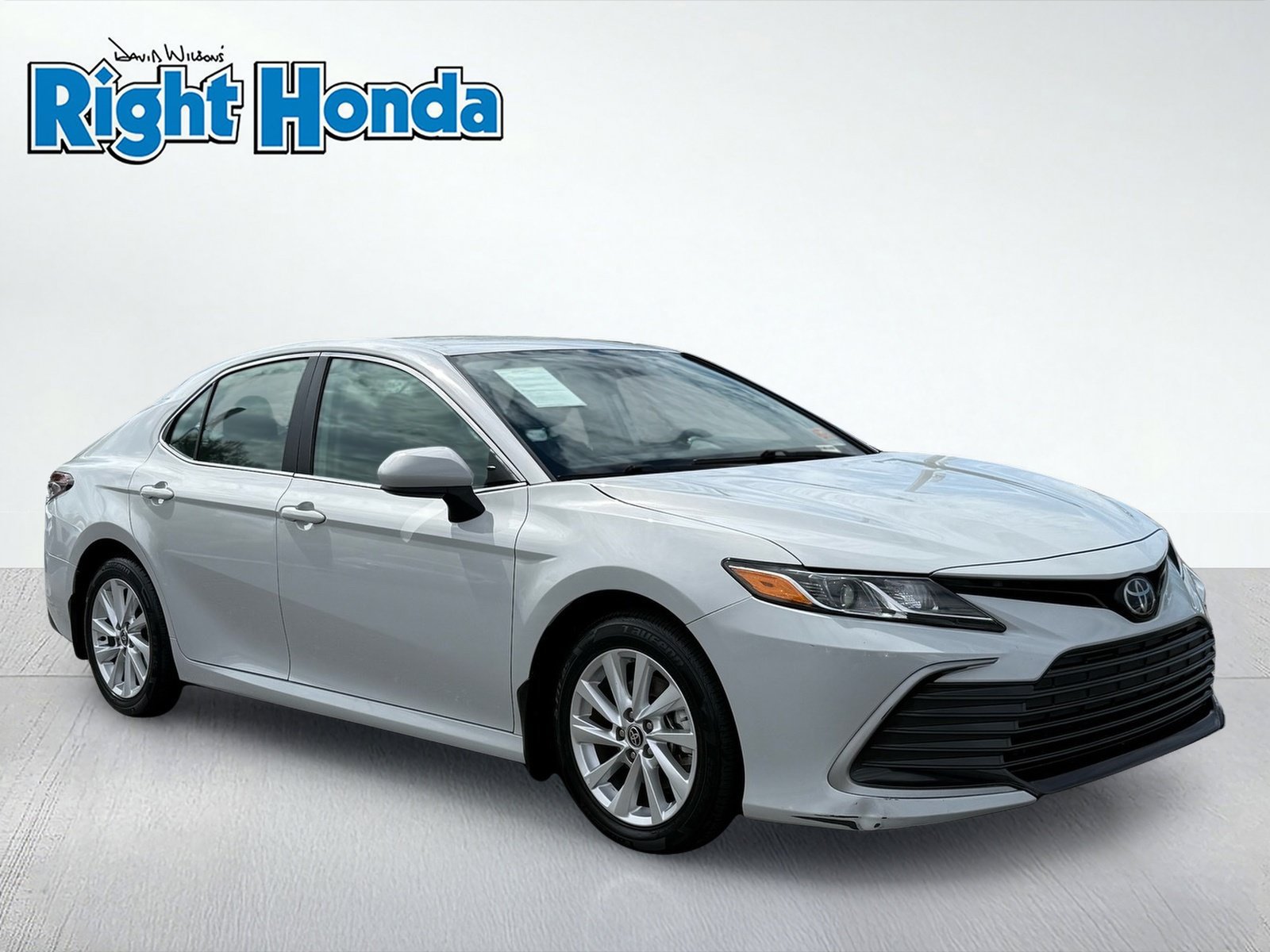 Used 2024 Toyota Camry LE FWD image 10