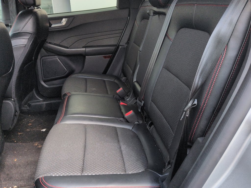 Used 2024 Ford Escape ST-Line w/ Tech Pack #1 AWD/4WD image 6