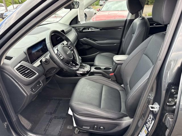 Used 2024 Kia Seltos EX FWD image 14