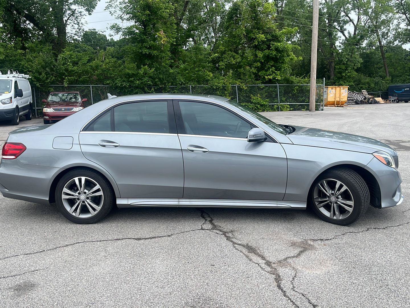 Used 2014 Mercedes-Benz E 250 BlueTEC Sedan image 2
