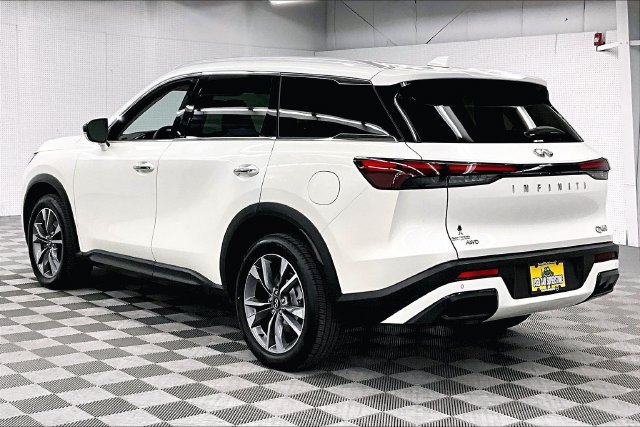 Used 2024 INFINITI QX60 Luxe AWD/4WD image 2