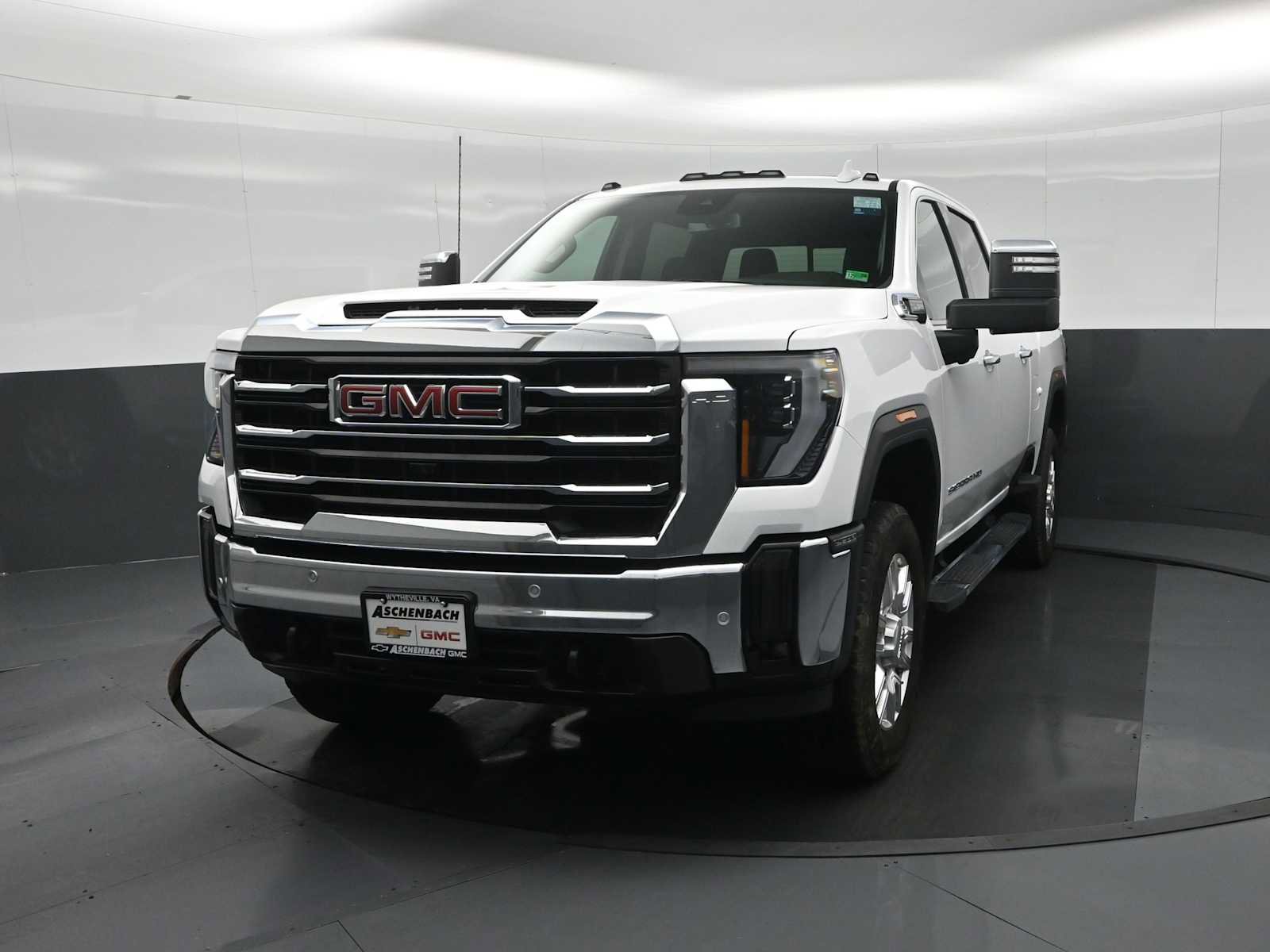 Used 2024 GMC Sierra 2500 SLT w/ SLT Premium Package image 5