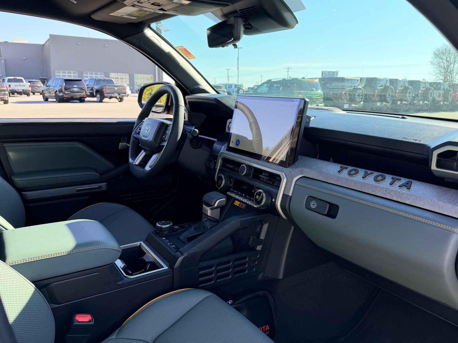 Used 2025 Toyota Tacoma Trailhunter AWD/4WD image 43