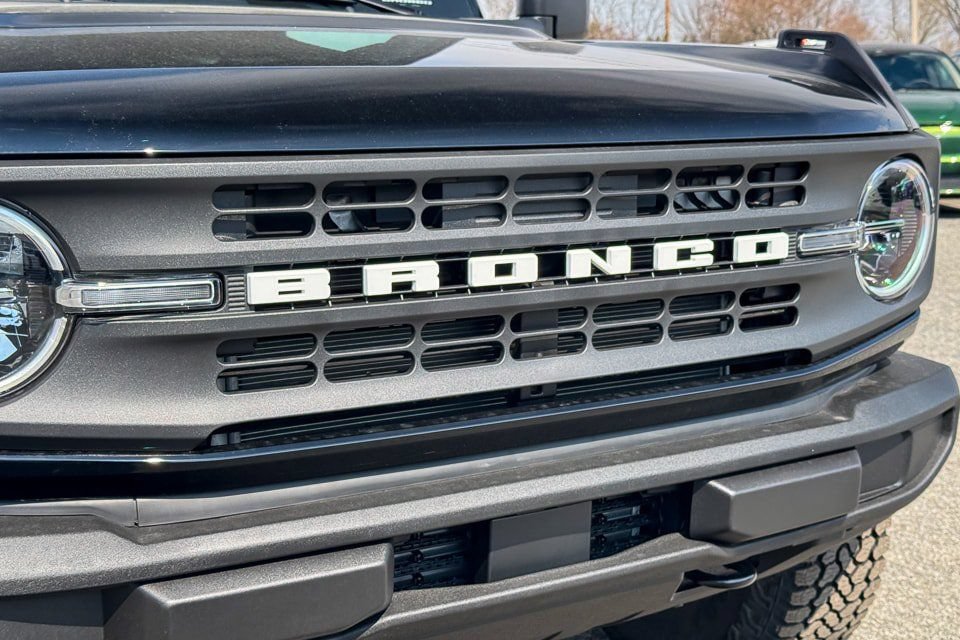 New 2026 Ford Bronco 2-Door w/ Sasquatch Package AWD/4WD image 9