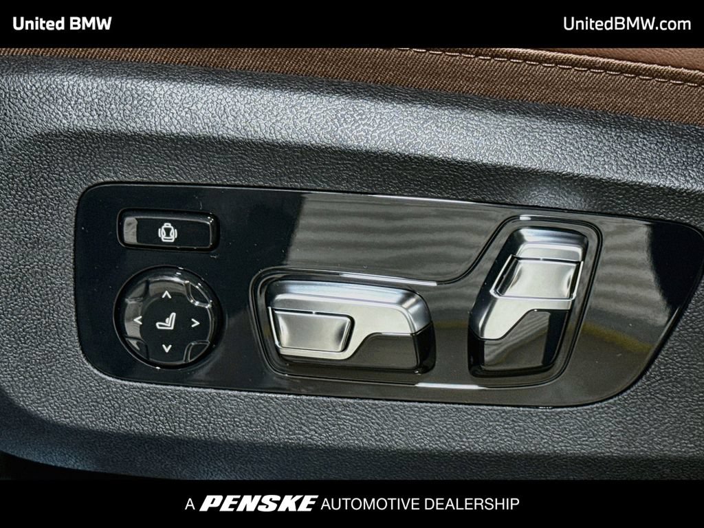 New 2027 BMW X7 xDrive40i w/ M Sport Package AWD/4WD image 4