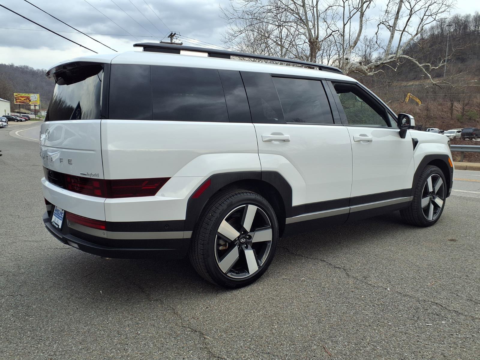 Used 2025 Hyundai Santa Fe Limited image 3