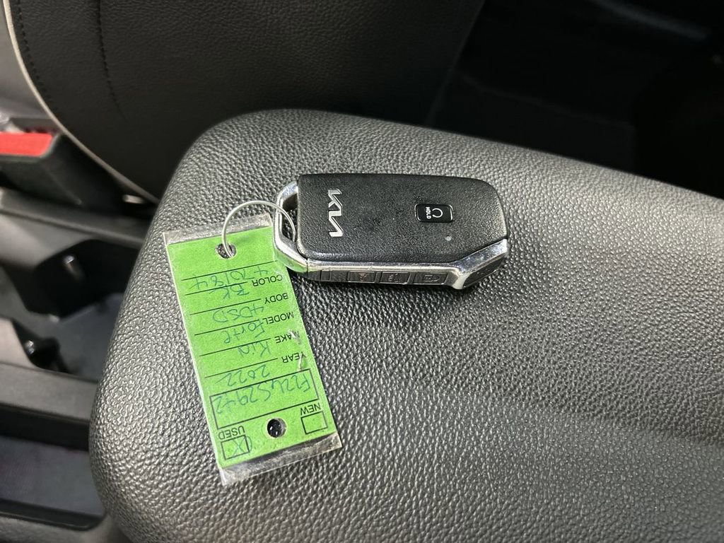 Used 2022 Kia Forte GT-Line w/ GT-Line Premium Package FWD image 12