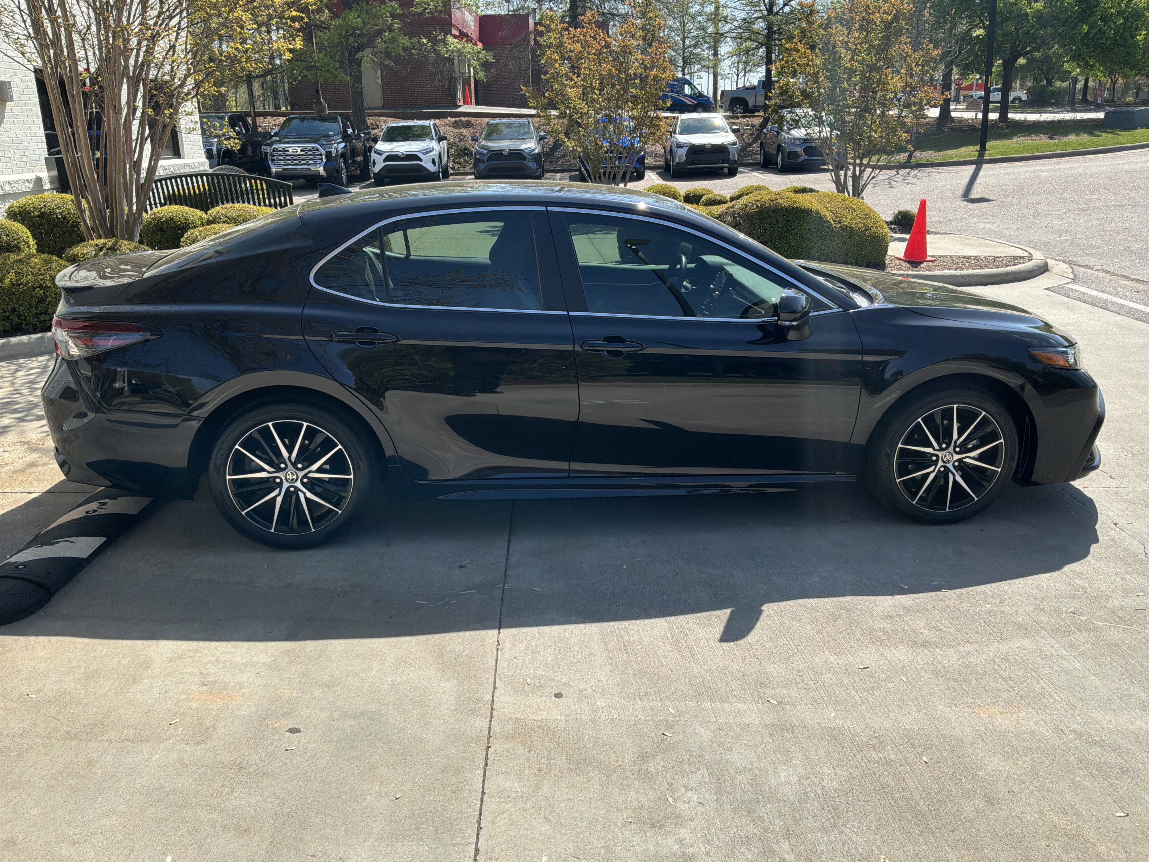 Used 2024 Toyota Camry SE FWD image 16