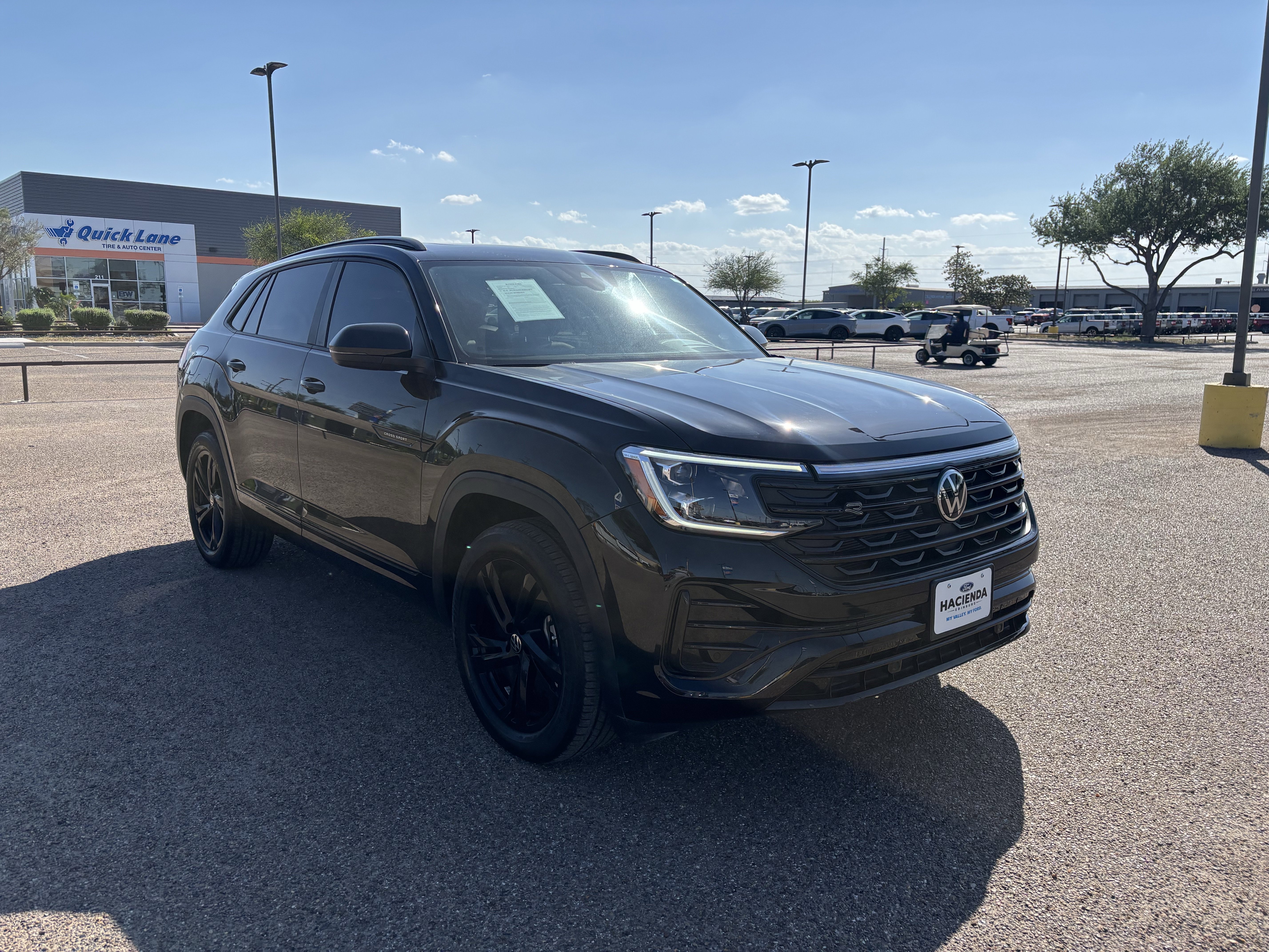 Used 2025 Volkswagen Atlas Cross Sport SEL R-Line image 4