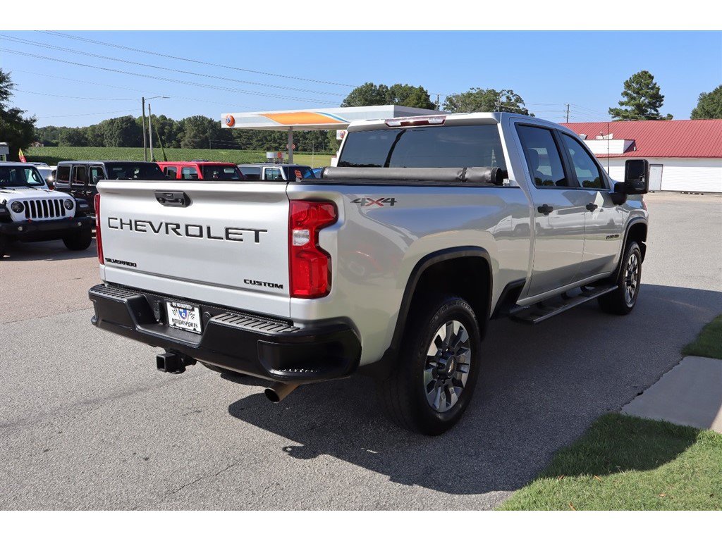 Used 2021 Chevrolet Silverado 2500 Custom w/ Custom Value Package AWD/4WD image 7