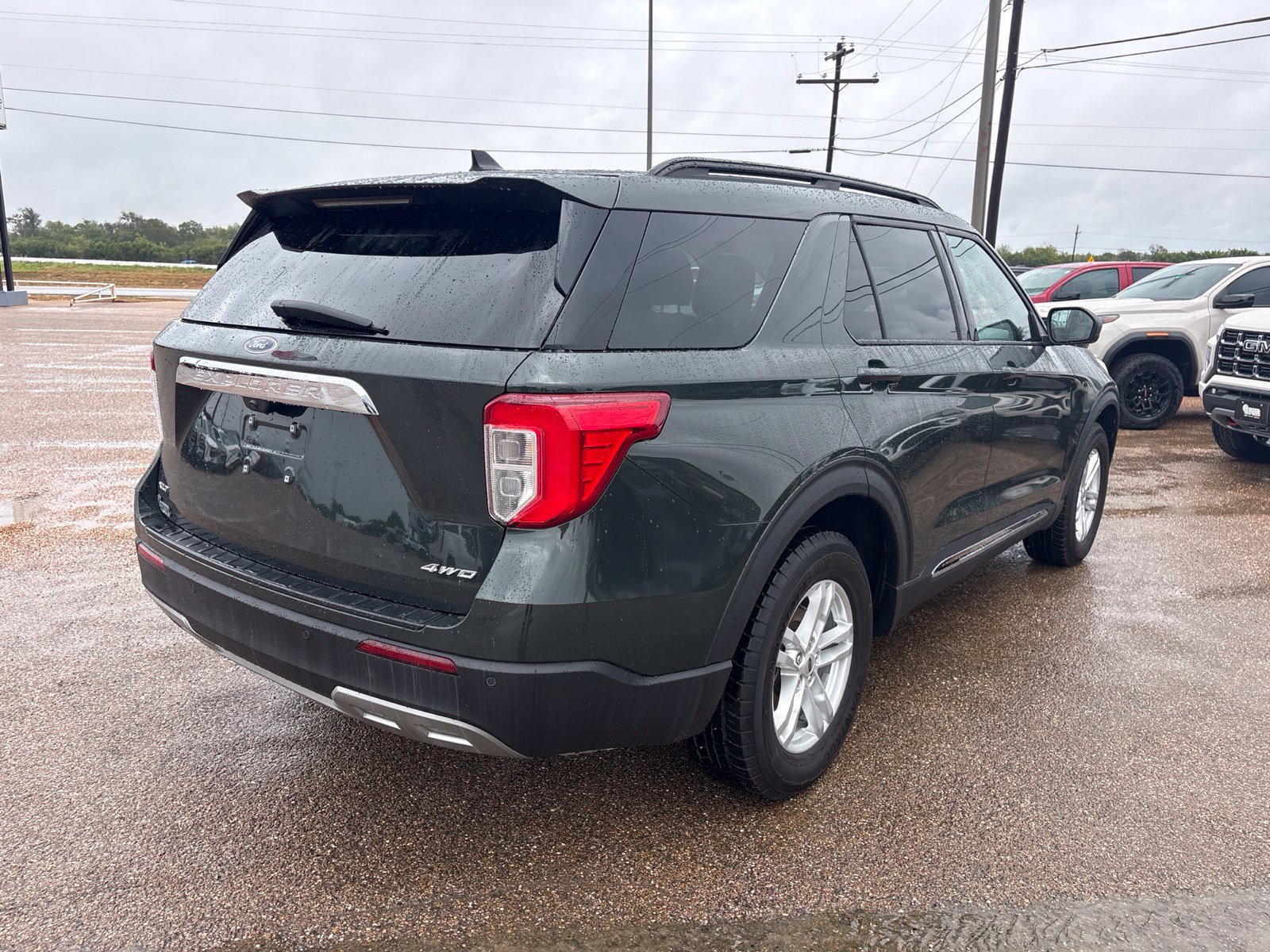 Used 2023 Ford Explorer XLT w/ Equipment Group 202A AWD/4WD image 6