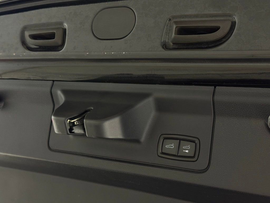 Used 2016 Porsche Panamera Edition image 62