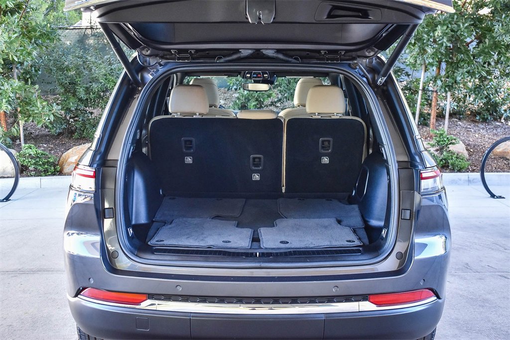 Used 2022 Jeep Grand Cherokee Limited 4xe image 25