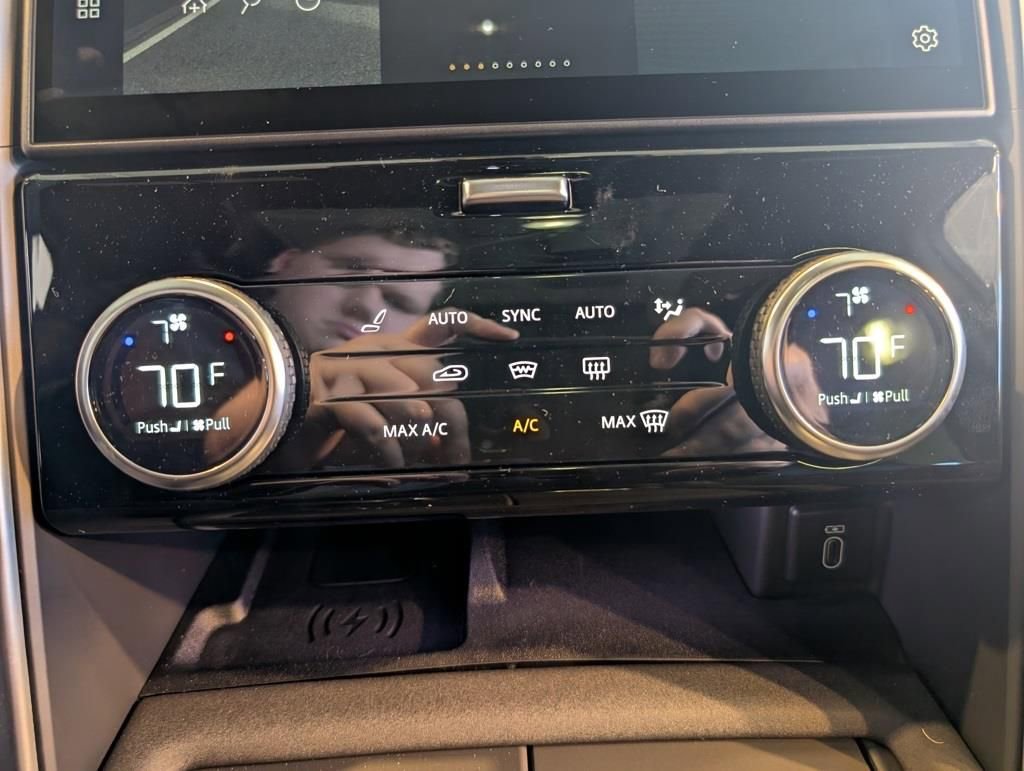 New 2026 Land Rover Discovery S image 20