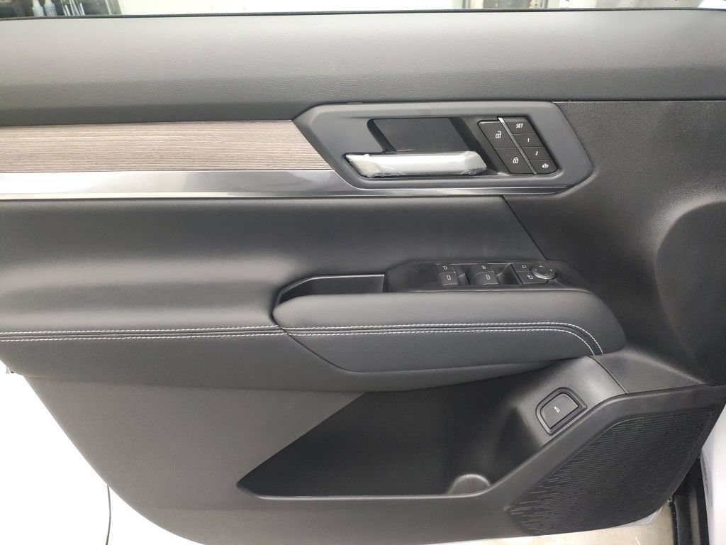New 2027 GMC Terrain Denali w/ LPO, Floor Liner Package AWD/4WD image 24
