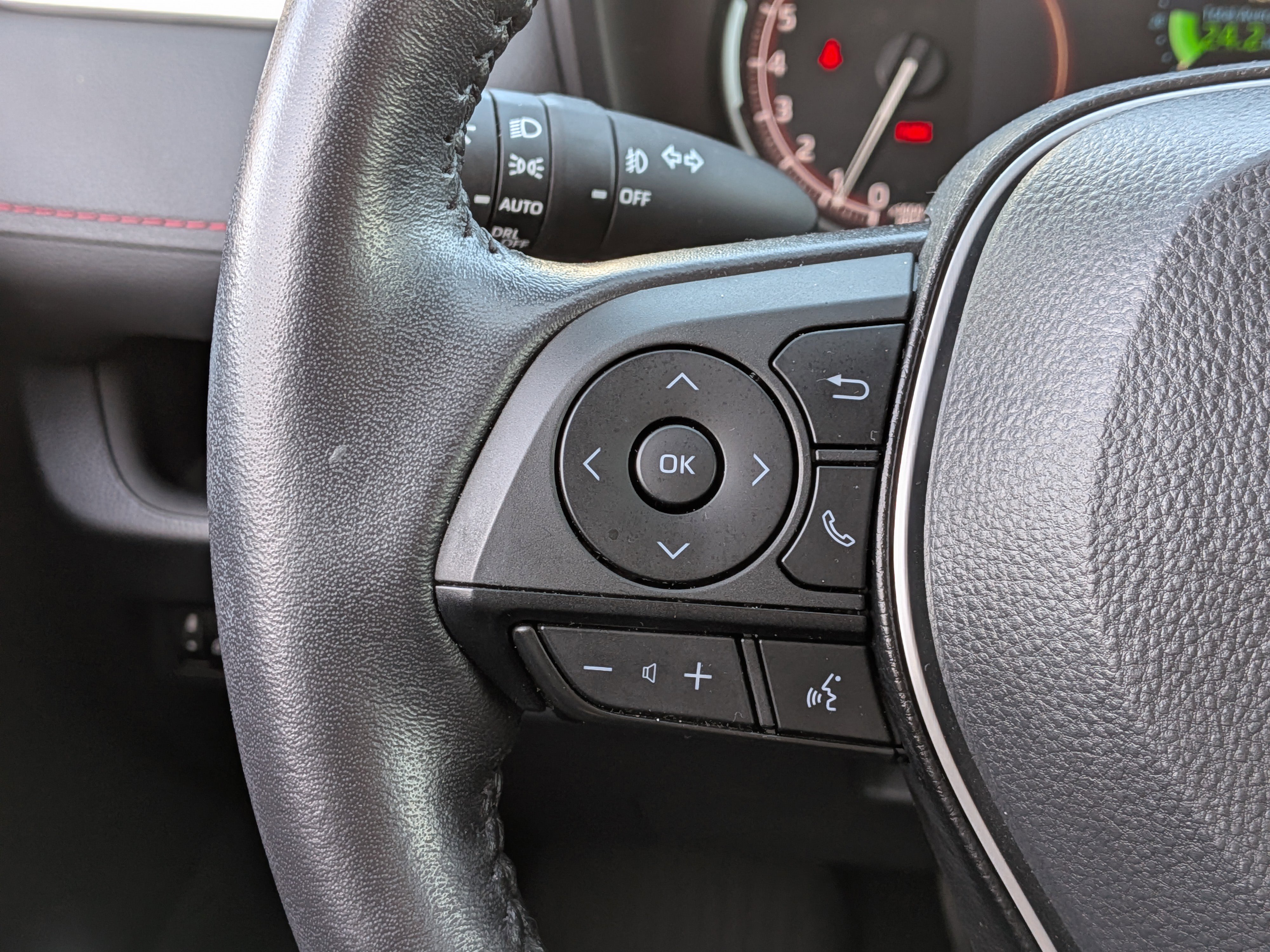 Used 2022 Toyota RAV4 TRD Off-Road w/ TRD Off-Road Weather Package image 33