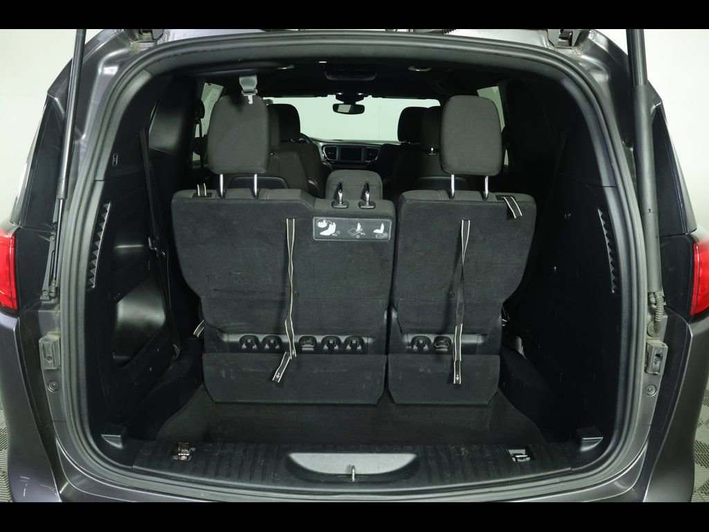 Used 2018 Chrysler Pacifica Touring Plus w/ S Appearance Package image 10