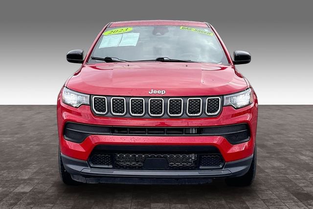 Used 2023 Jeep Compass Sport AWD/4WD image 3