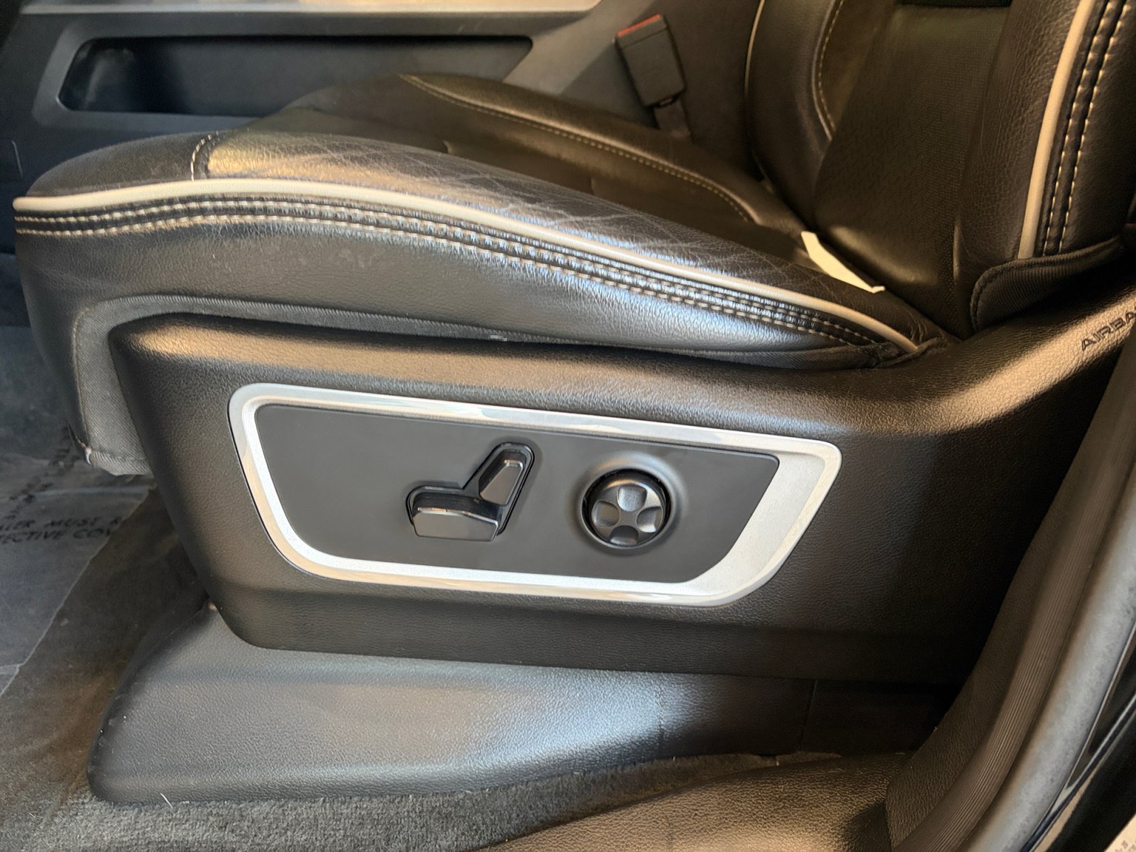 Used 2020 RAM 1500 Laramie AWD/4WD image 15