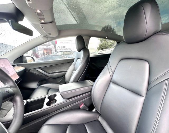 Used 2022 Tesla Model Y Long Range image 17