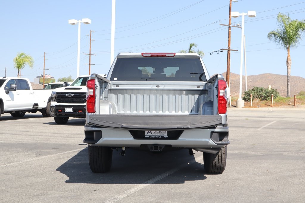New 2026 Chevrolet Silverado 1500 Custom w/ LPO, Dark Essentials Package RWD image 32