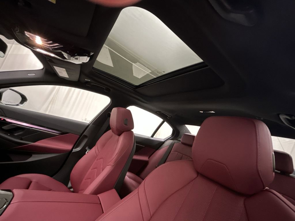 New 2025 BMW i5 xDrive40 w/ Premium Package image 23