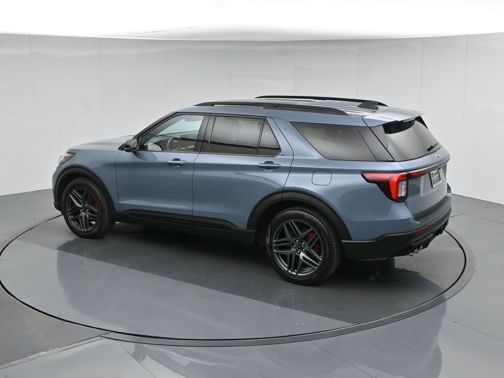 Used 2025 Ford Explorer ST image 45