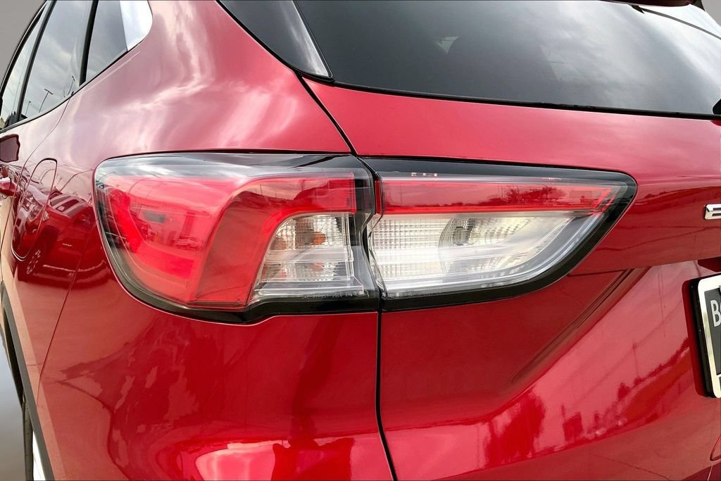 Used 2020 Ford Escape SE FWD image 29