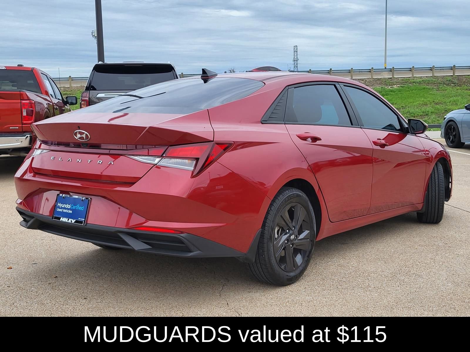 Used 2022 Hyundai Elantra SEL FWD image 4