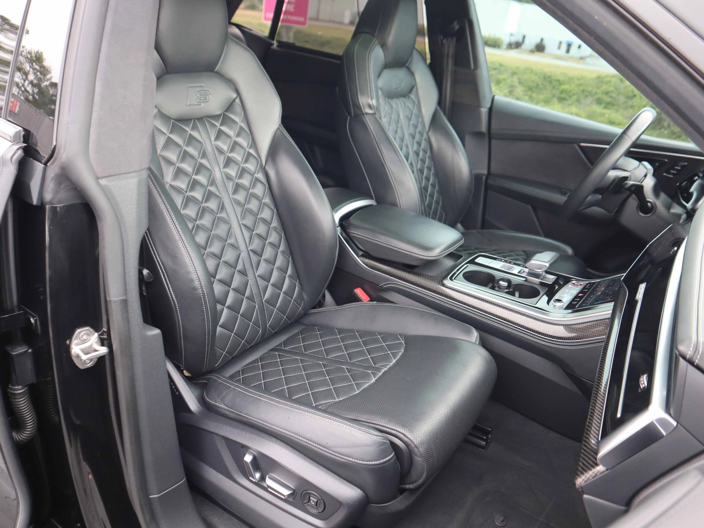 Used 2023 Audi SQ8 Prestige AWD/4WD image 5