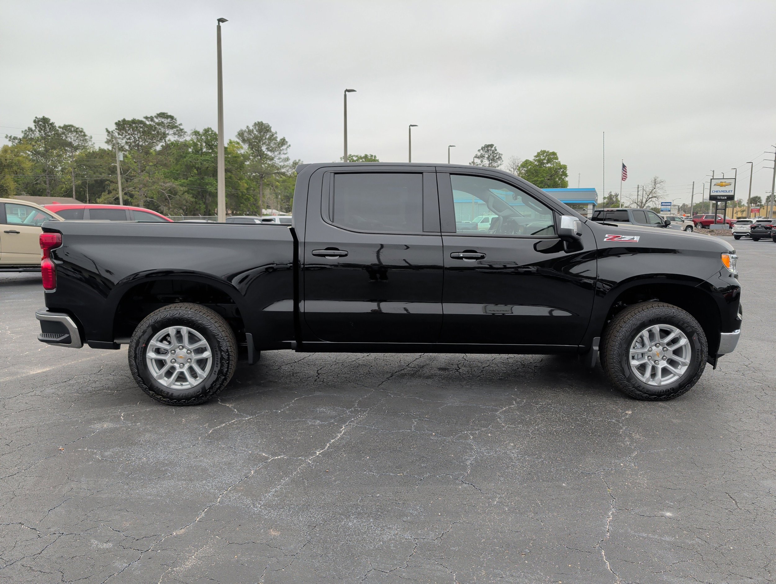 New 2026 Chevrolet Silverado 1500 LT w/ Z71 Off-Road Package AWD/4WD image 7