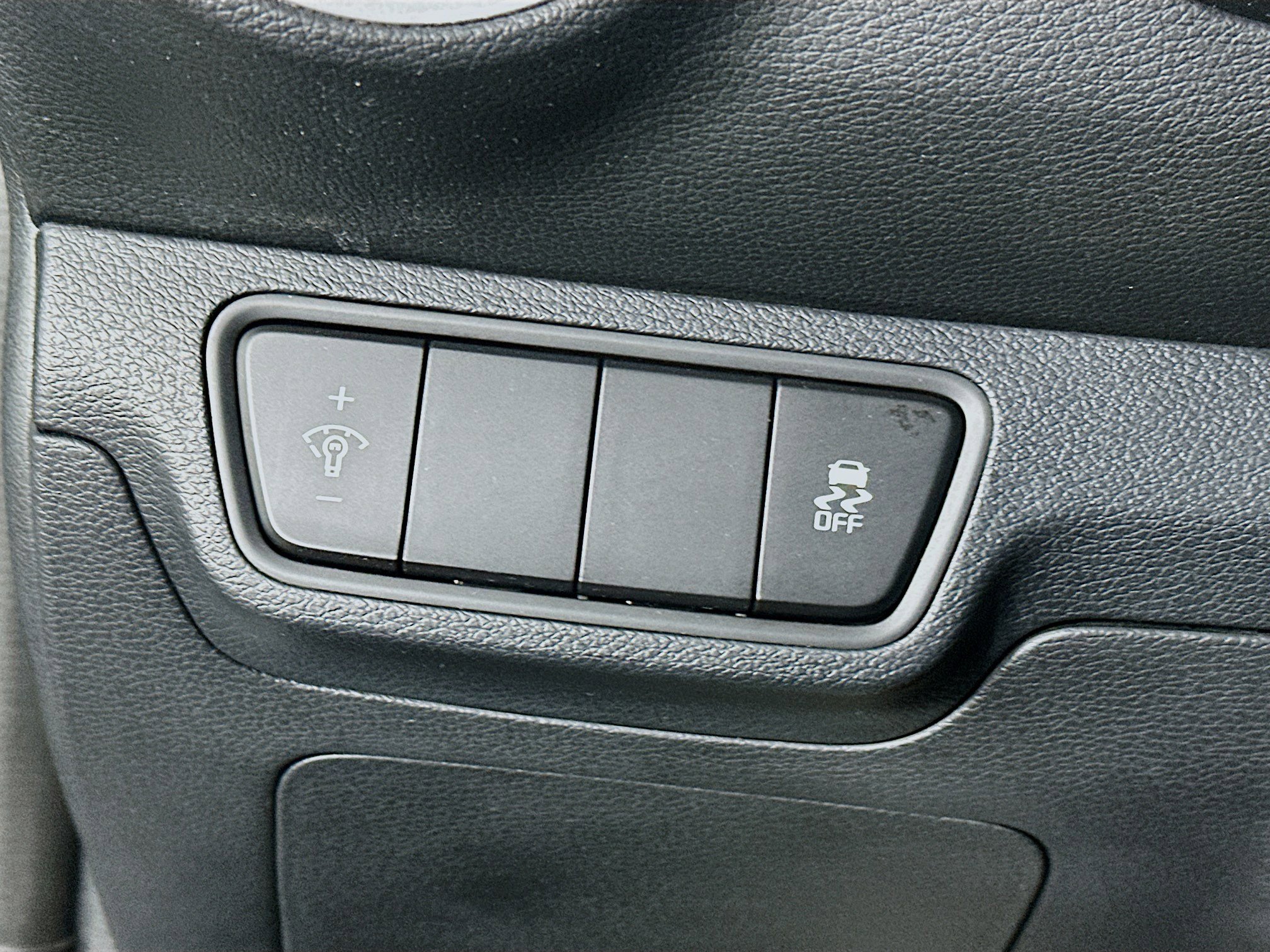 Used 2024 Kia Forte LXS image 17