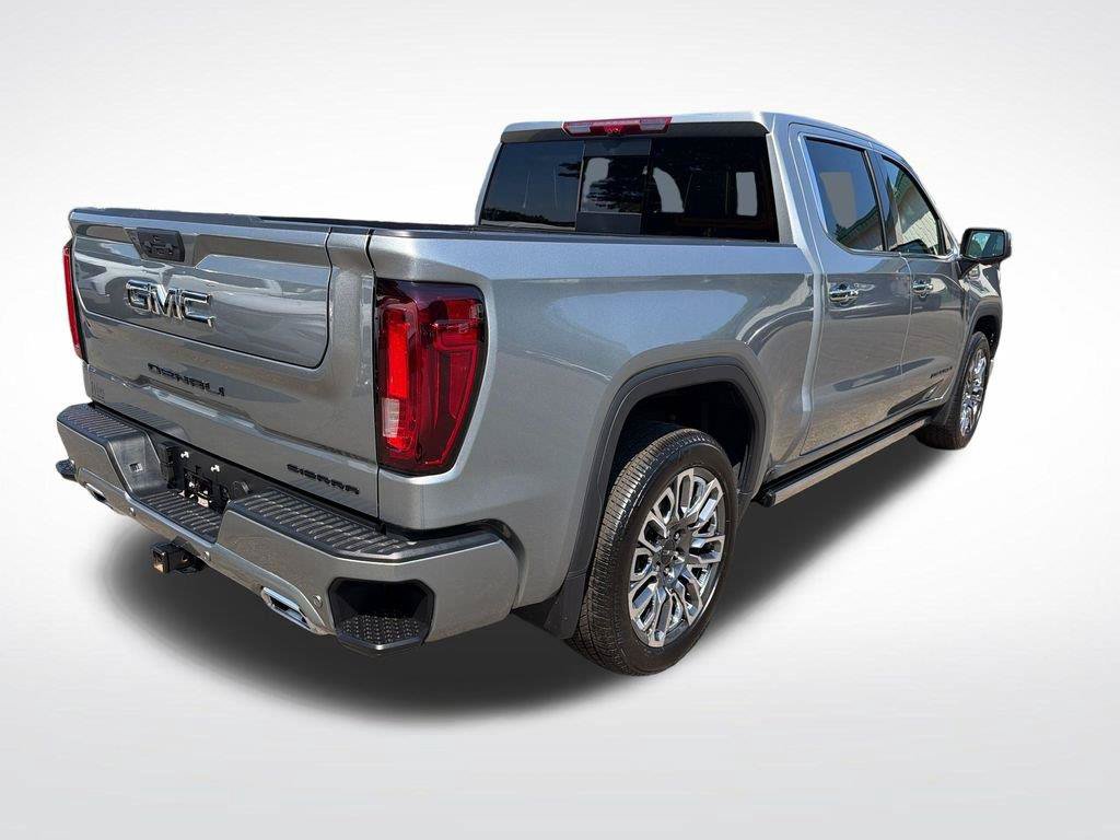 Used 2026 GMC Sierra 1500 Denali Ultimate w/ LPO, Black Badging Package AWD/4WD image 6