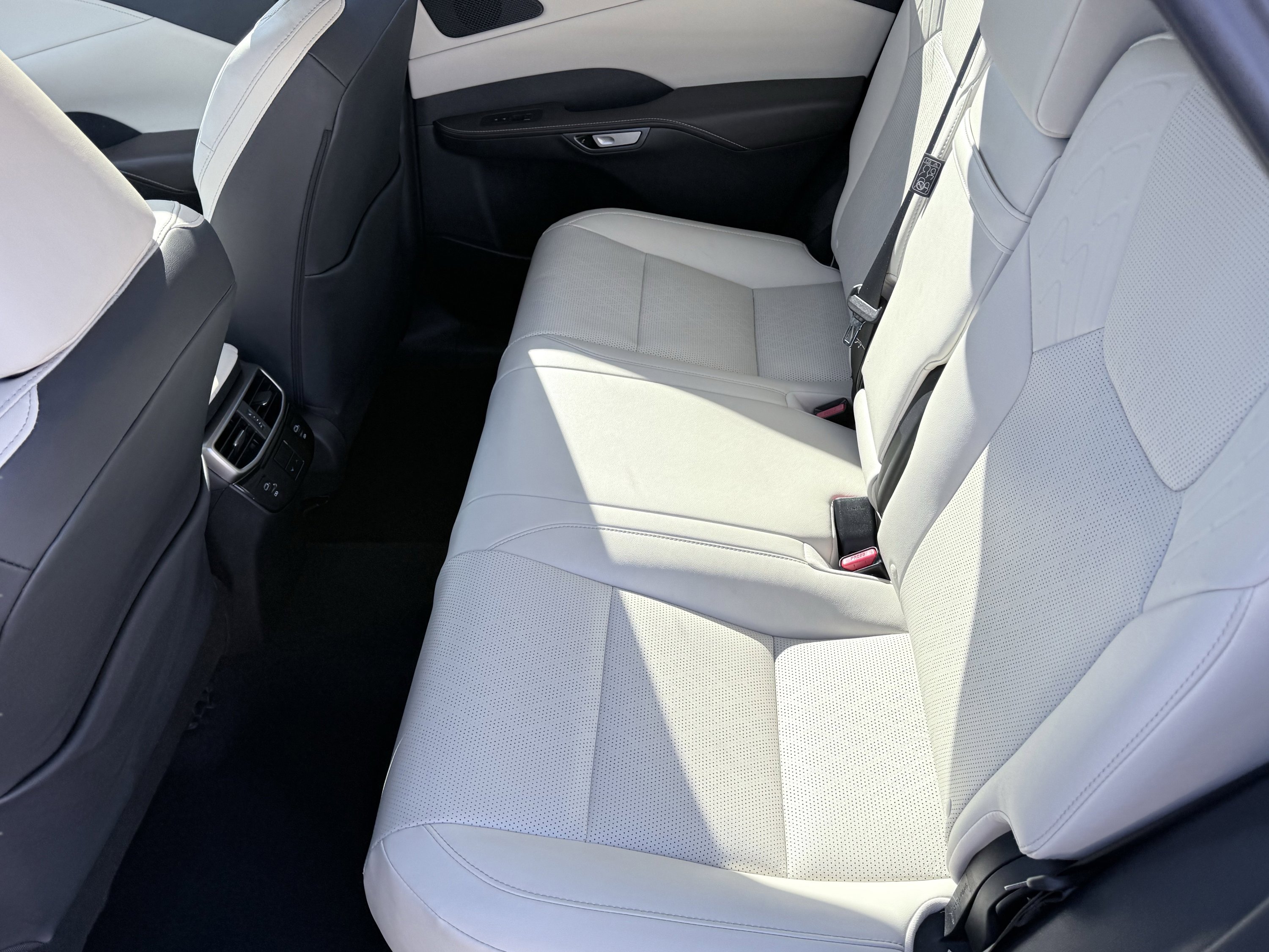 Used 2025 Lexus RX 350 Premium Plus w/ Convenience Package image 35