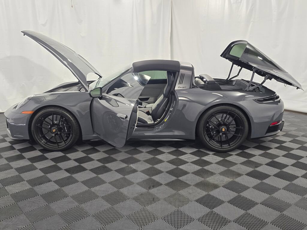 Certified 2025 Porsche 911 Targa 4 GTS AWD/4WD image 13