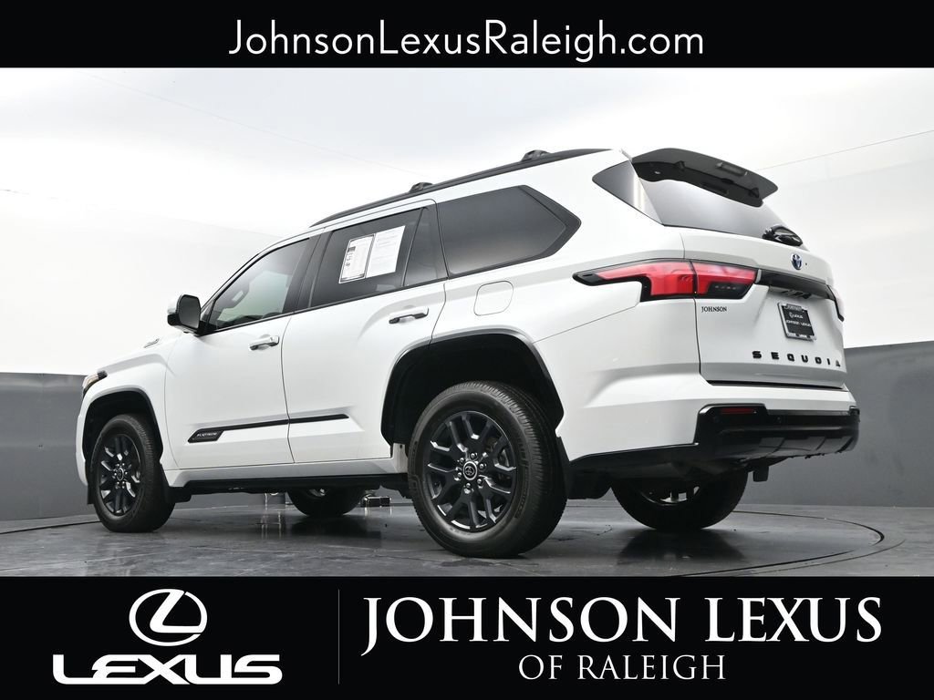 Used 2023 Toyota Sequoia Platinum AWD/4WD image 17